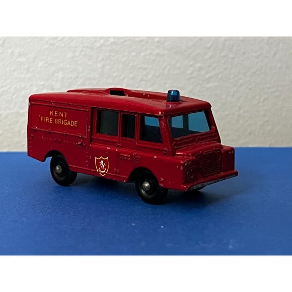 Vintage Matchbox Lesney #57 Land Rover Fire Truck Kent Fire 1/64 Scale Diecast - Picture 2 of 7